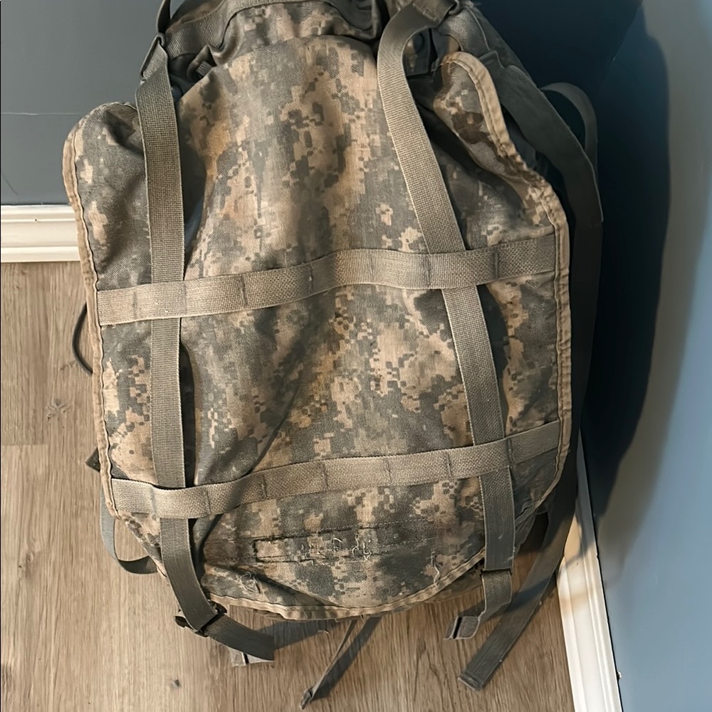 Camouflage Men's Backpack